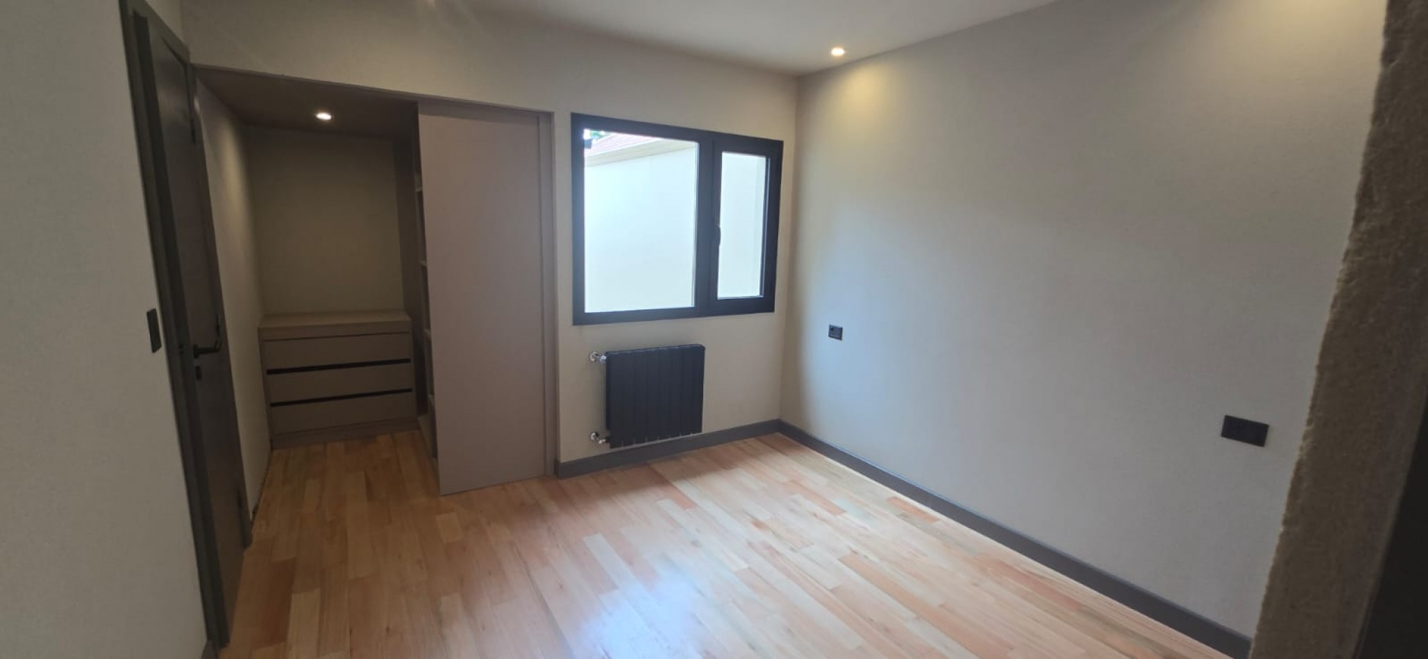 IMPERDIBLE!!! CHALET 3 AMB C GRAN PATIO y PISCINA RECICLADA A NUEVO PARQUE LURO