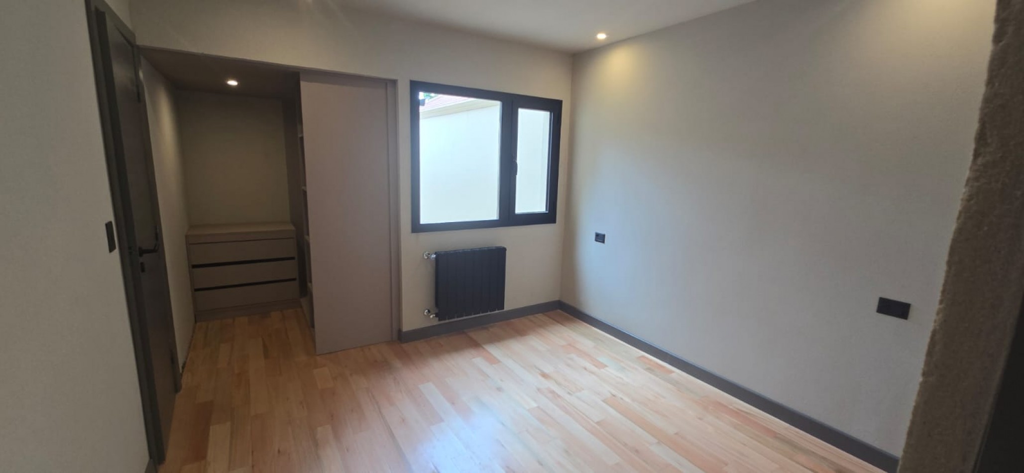 IMPERDIBLE!!! CHALET 3 AMB C GRAN PATIO y PISCINA RECICLADA A NUEVO PARQUE LURO