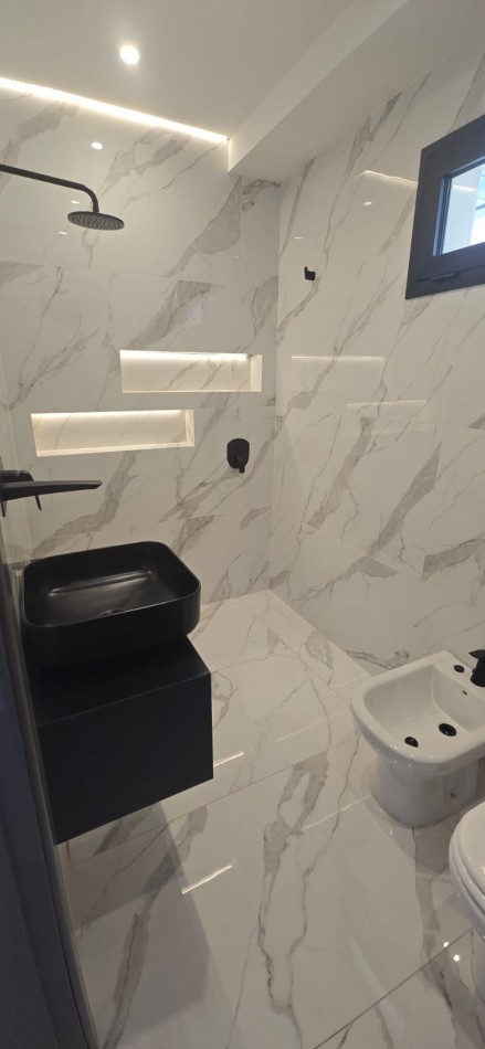 IMPERDIBLE!!! CHALET 3 AMB C GRAN PATIO y PISCINA RECICLADA A NUEVO PARQUE LURO