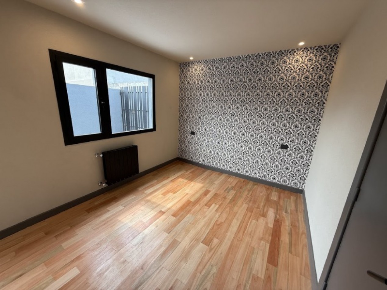IMPERDIBLE!!! CHALET 3 AMB C GRAN PATIO y PISCINA RECICLADA A NUEVO PARQUE LURO