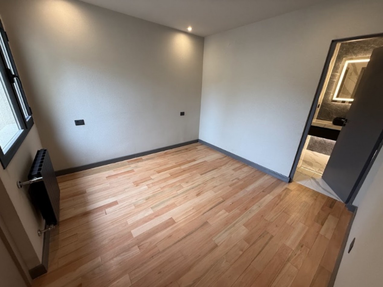IMPERDIBLE!!! CHALET 3 AMB C GRAN PATIO y PISCINA RECICLADA A NUEVO PARQUE LURO