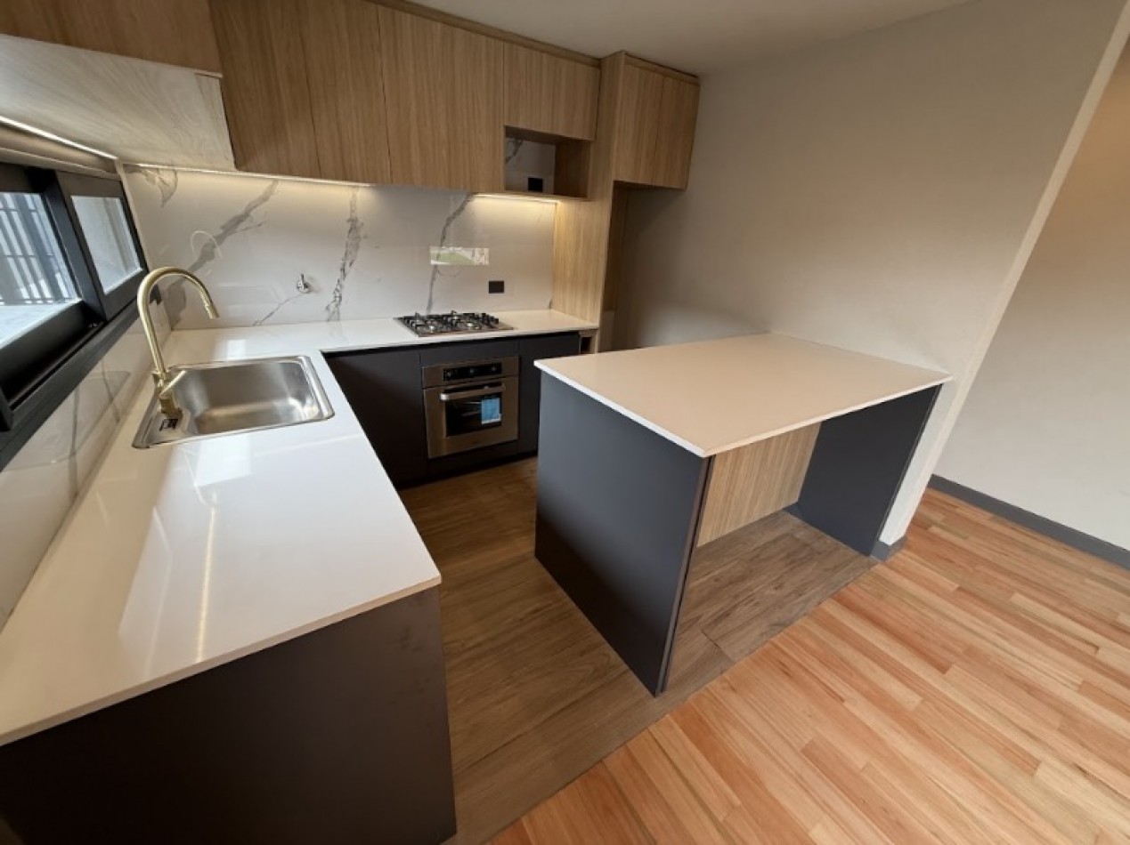 IMPERDIBLE!!! CHALET 3 AMB C GRAN PATIO y PISCINA RECICLADA A NUEVO PARQUE LURO