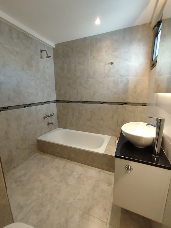 INCREIBLE DUPLEX 4 AMB RECICLADO A NUEVO LA PERLA