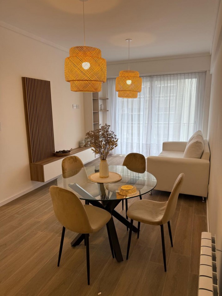 EXCELENTE DEPTO 3 AMB A LA CALLE C BALCON CORRIDO RECICLADO Y CON DECO PLAZA MITRE