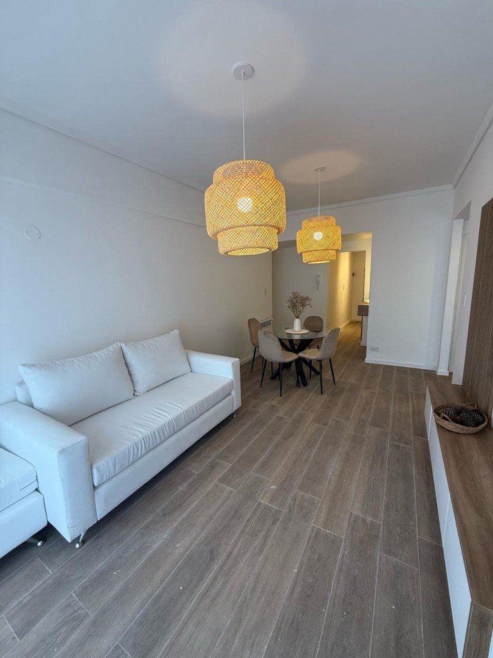 EXCELENTE DEPTO 3 AMB A LA CALLE C BALCON CORRIDO RECICLADO Y CON DECO PLAZA MITRE