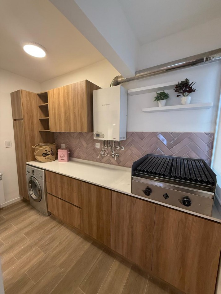 EXCELENTE DEPTO 3 AMB A LA CALLE C BALCON CORRIDO RECICLADO Y CON DECO PLAZA MITRE