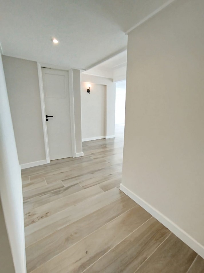 EXCELENTE DEPTO 4 AMB C BALCON Y ESCRITORIO MACROCENTRO