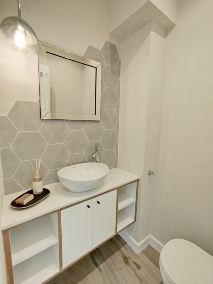EXCELENTE DEPTO 4 AMB C BALCON Y ESCRITORIO MACROCENTRO