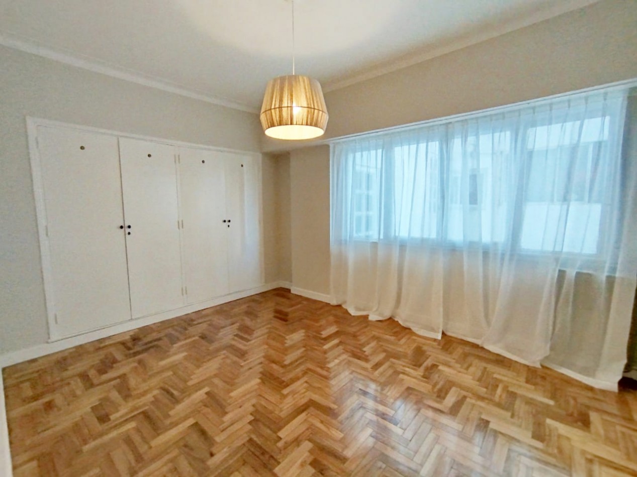 EXCELENTE DEPTO 4 AMB C BALCON Y ESCRITORIO MACROCENTRO