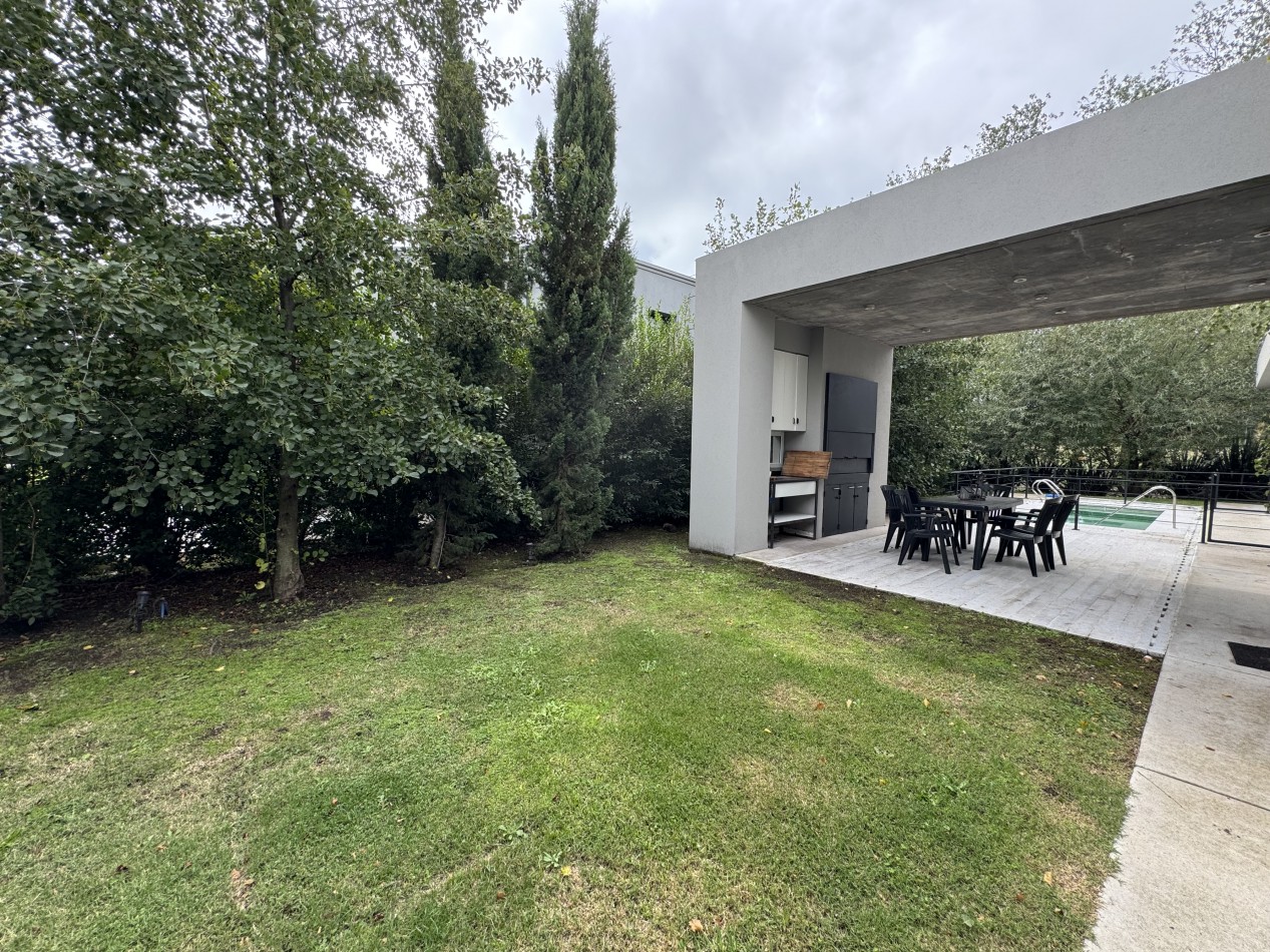 ()ALQUILER 24 MESES CASA CON PISCINA EN RUMENCO