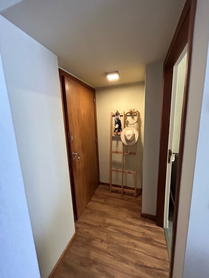 VENTA APTO CREDITO IMPECABLE DEPARTAMENTO 2 AMB RECICLADO CON GRAN BALCON