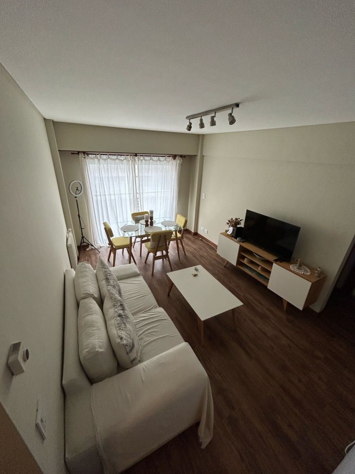 VENTA APTO CREDITO IMPECABLE DEPARTAMENTO 2 AMB RECICLADO CON GRAN BALCON