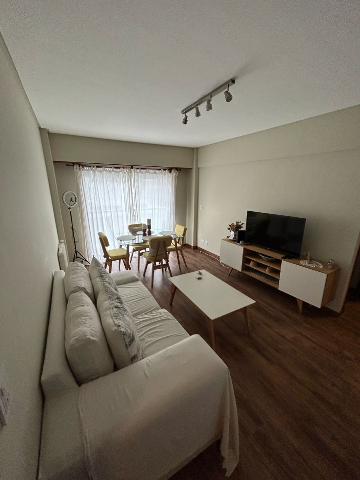VENTA APTO CREDITO IMPECABLE DEPARTAMENTO 2 AMB RECICLADO CON GRAN BALCON
