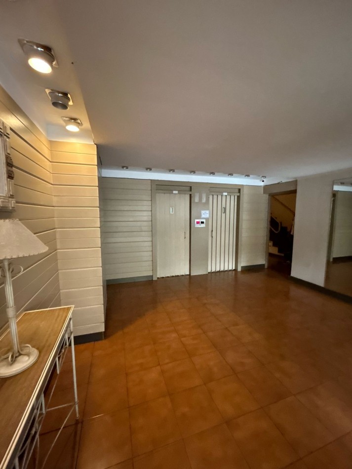 VENTA APTO CREDITO IMPECABLE DEPARTAMENTO 2 AMB RECICLADO CON GRAN BALCON