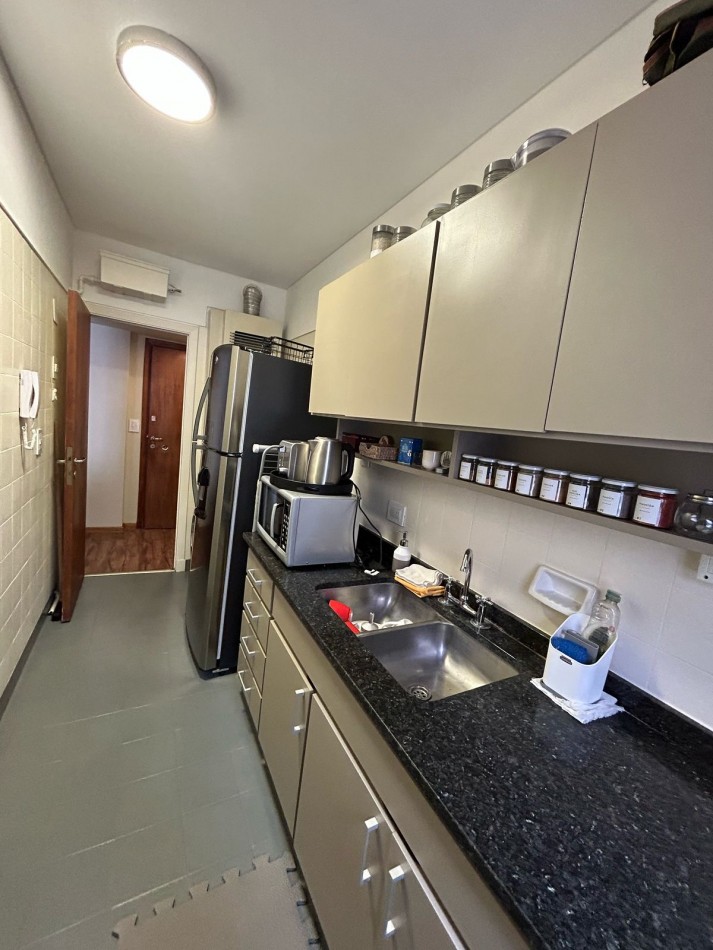 VENTA APTO CREDITO IMPECABLE DEPARTAMENTO 2 AMB RECICLADO CON GRAN BALCON