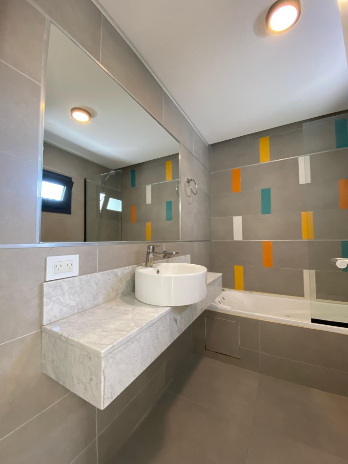 MODERNO DEPTO 3 AMB CON BALCON SALIENTE Y COCHERA AMOBLADO C QUINCHO Y JACUZZI CHAUVIN