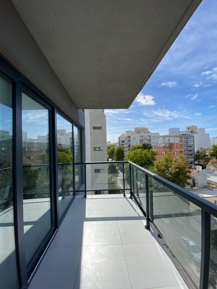 MODERNO DEPTO 3 AMB CON BALCON SALIENTE Y COCHERA AMOBLADO C QUINCHO Y JACUZZI CHAUVIN
