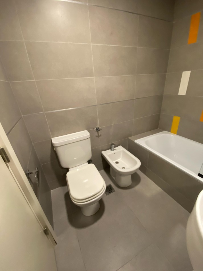 MODERNO DEPTO 3 AMB CON BALCON SALIENTE Y COCHERA AMOBLADO C QUINCHO Y JACUZZI CHAUVIN