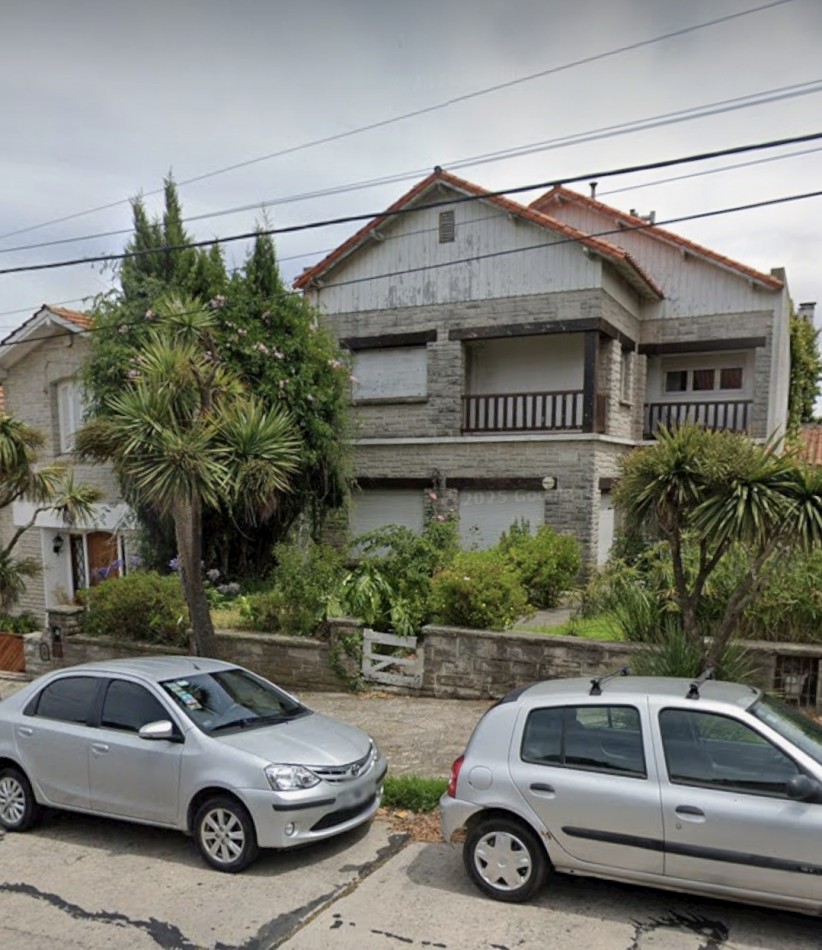 ESPECTACULAR CHALET DE ESTILO A RECICLAR LOTE 10.30x43m STELLA MARIS