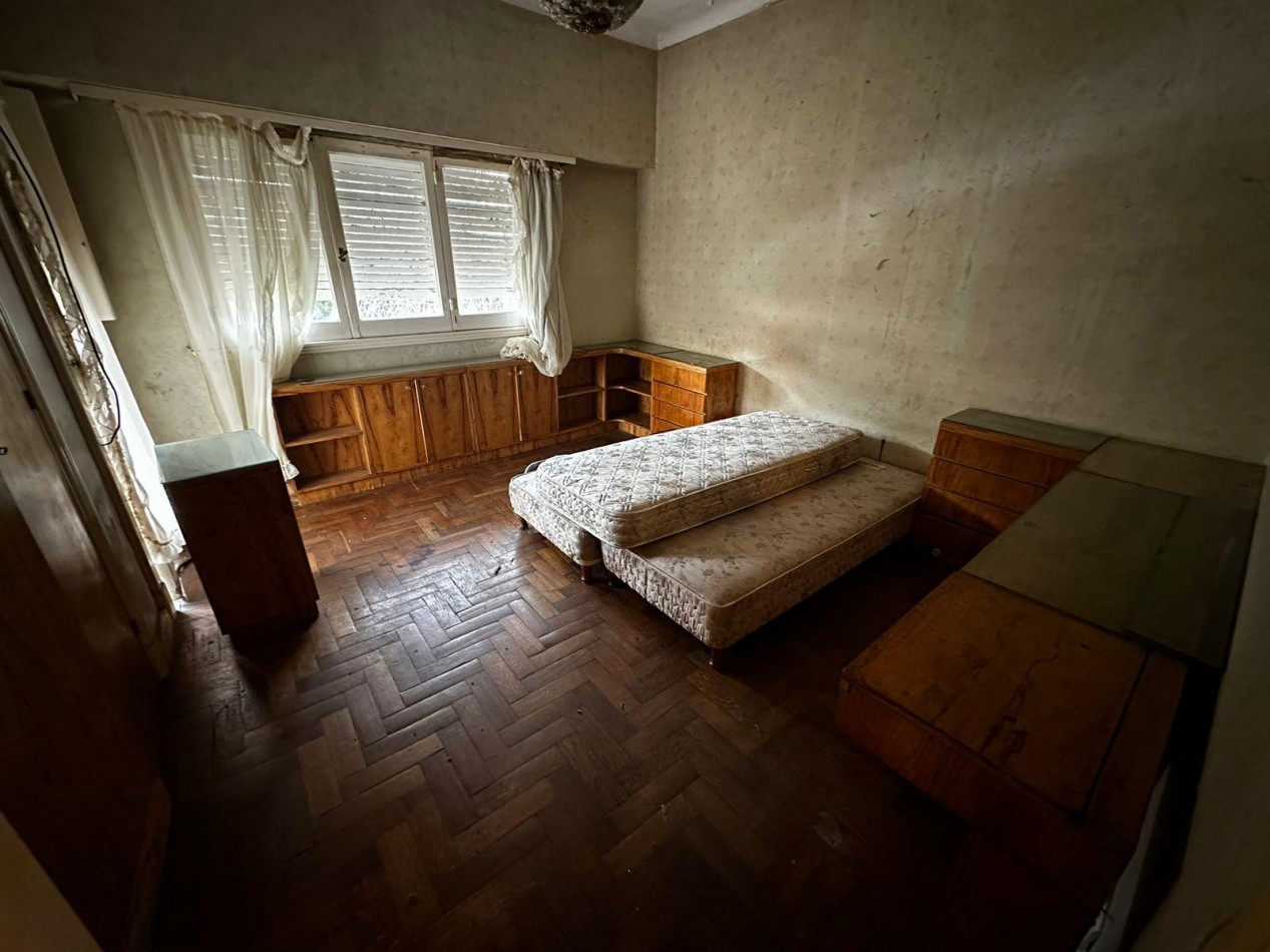 ESPECTACULAR CHALET DE ESTILO A RECICLAR LOTE 10.30x43m STELLA MARIS
