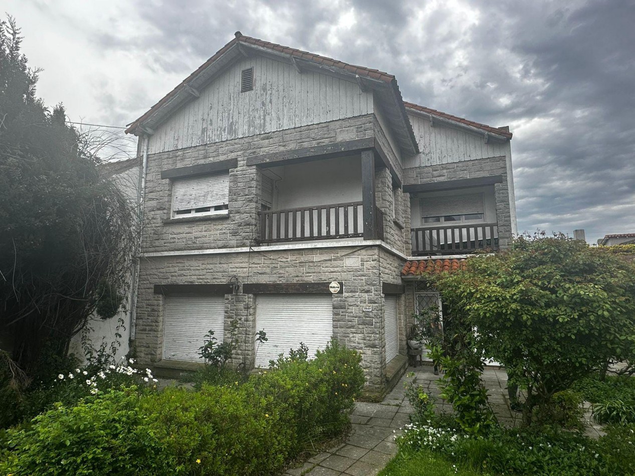 ESPECTACULAR CHALET DE ESTILO A RECICLAR LOTE 10.30x43m STELLA MARIS
