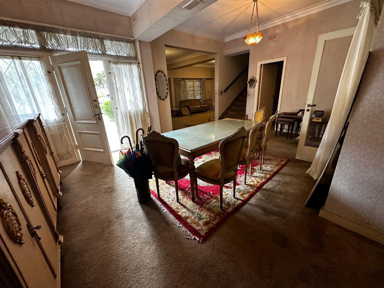 ESPECTACULAR CHALET DE ESTILO A RECICLAR LOTE 10.30x43m STELLA MARIS