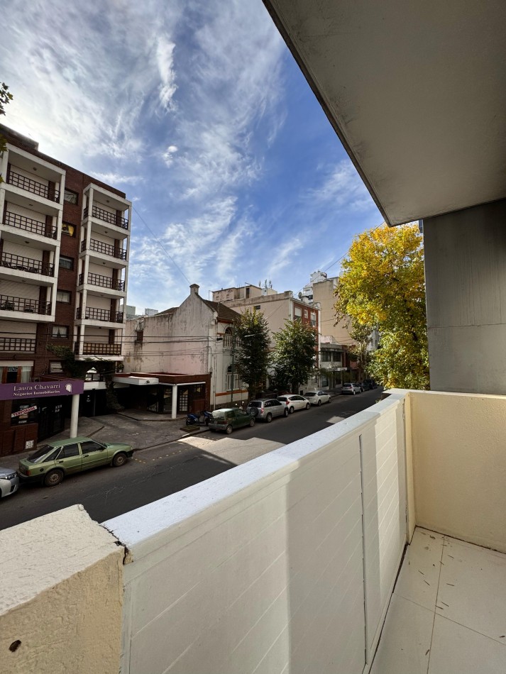 A MTS DE LA COSTA DEPTO 2 AMB AL FTE C ESCRITORIO/BALCON/COCHERA RECICLADO LA PERLA