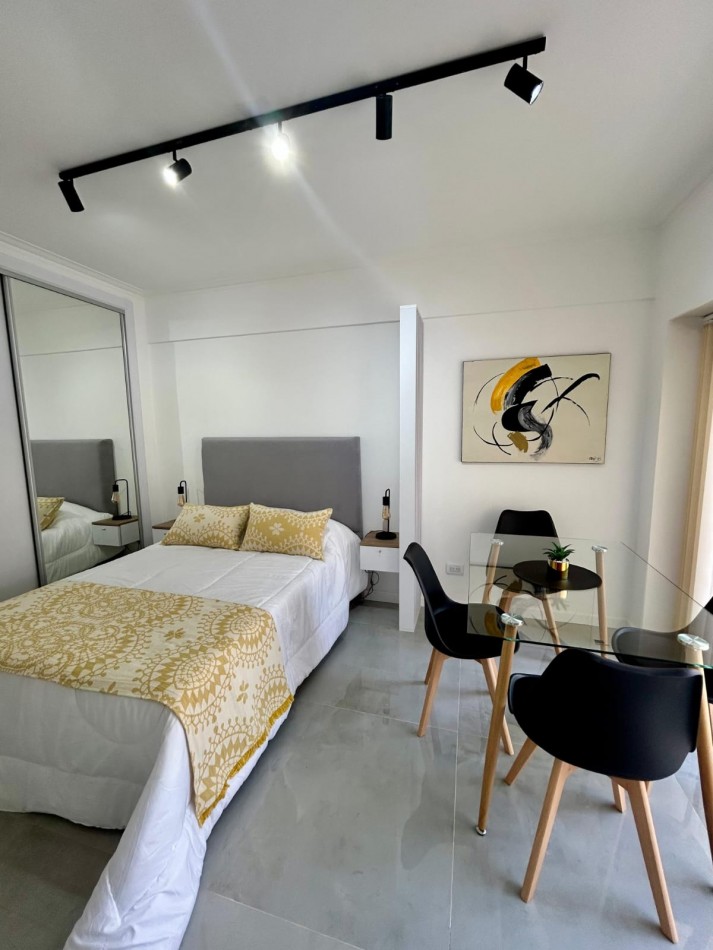 MONOAMBIENTE TIPO LOFT AL FTE CON BALCON RECICLADO CENTRO