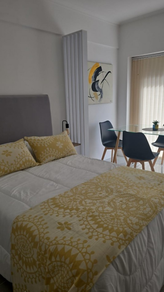 MONOAMBIENTE TIPO LOFT AL FTE CON BALCON RECICLADO CENTRO