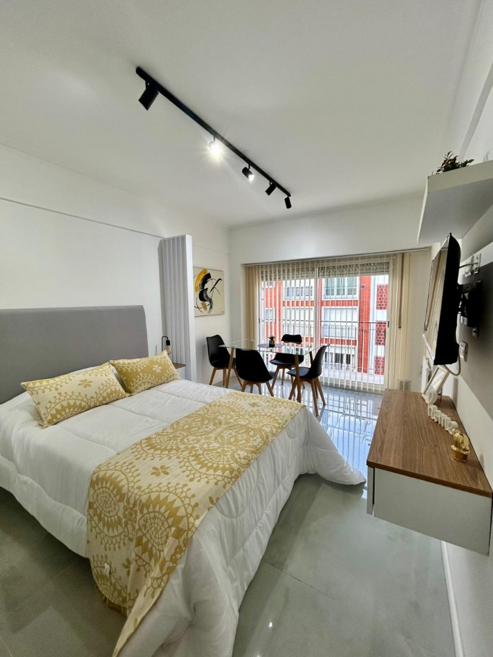 MONOAMBIENTE TIPO LOFT AL FTE CON BALCON RECICLADO CENTRO