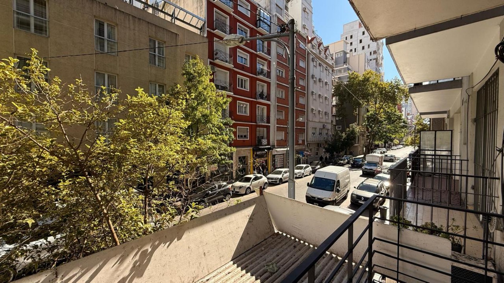 ESPECTACULAR DEPTO 2 AMB C BALCON RECICLADO A MTS DE PLAZA COLON!!!
