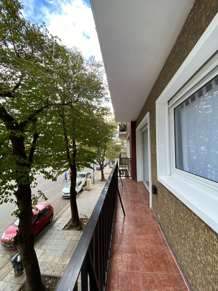 DEPTO 3 AMB A LA CALLE C BALCON, DEP. Y PATIO AMOBLADO PLAZA MITRE