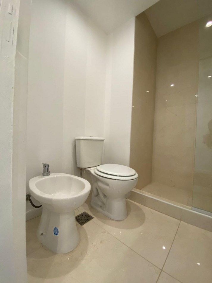 IMPERDIBLE DEPTO 3 AMB C BALCON RECICLADO Y C DECO PLAZA MITRE