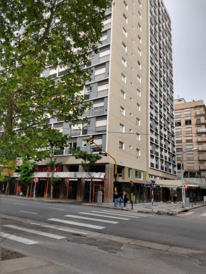 VISTA AL MAR!!! PALACIO EDEN PISO 20 DEPTO 2 AMB RECICLADO Y AMOBLADO PLAZA COLON