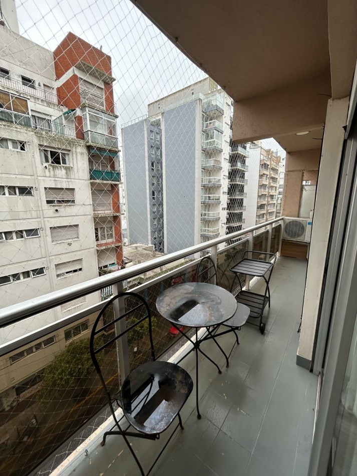 VENTA APTO CREDITO IMPECABLE DEPARTAMENTO 2 AMB RECICLADO CON GRAN BALCON