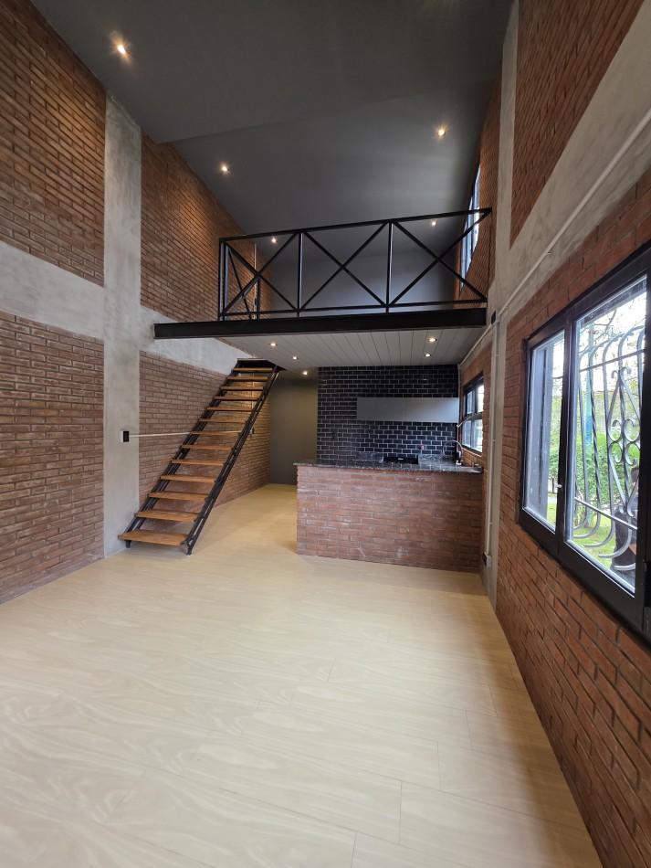 MODERNO DUPLEX 2 AMB C DOBLE ALTURA Y PATIO SAN JOSE