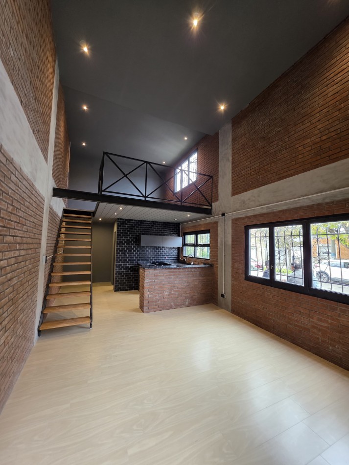 MODERNO DUPLEX 2 AMB C DOBLE ALTURA Y PATIO SAN JOSE