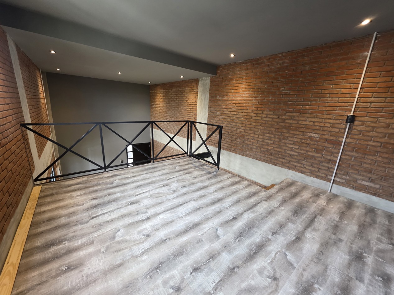 MODERNO DUPLEX 2 AMB C DOBLE ALTURA Y PATIO SAN JOSE