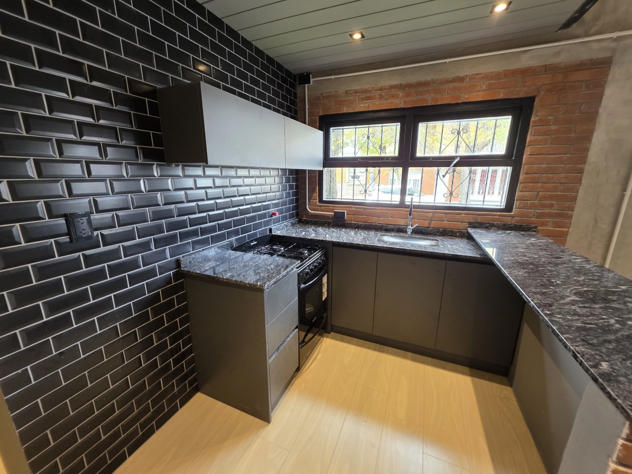 MODERNO DUPLEX 2 AMB C DOBLE ALTURA Y PATIO SAN JOSE