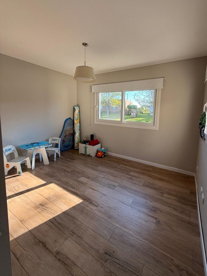 VENTA HERMOSA CASA 4 AMB CON VISTA PLENA A LA LAGUNA EN ARENAS DEL SUR