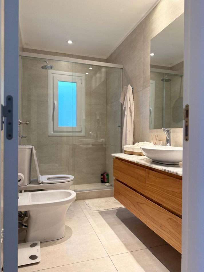 VENTA HERMOSA CASA 4 AMB CON VISTA PLENA A LA LAGUNA EN ARENAS DEL SUR