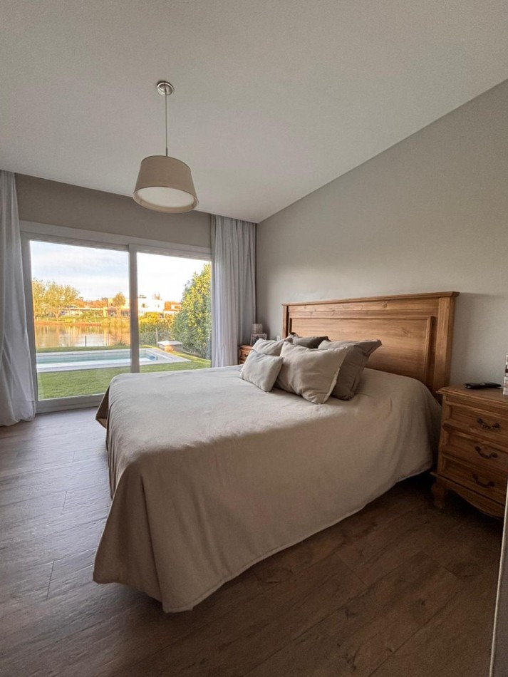 VENTA HERMOSA CASA 4 AMB CON VISTA PLENA A LA LAGUNA EN ARENAS DEL SUR