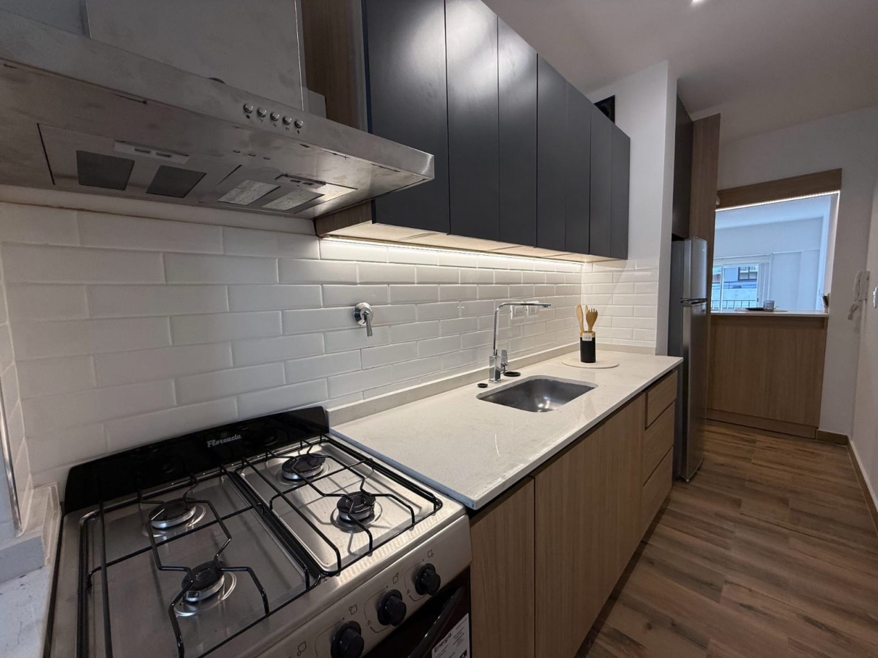 EXCELENTE DEPTO 3 AMB AL FTE C BALCON Y COCHERA RECICLADO Y C DECO ALDREY