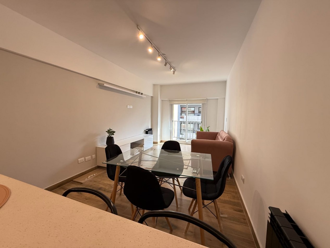 EXCELENTE DEPTO 3 AMB AL FTE C BALCON Y COCHERA RECICLADO Y C DECO ALDREY