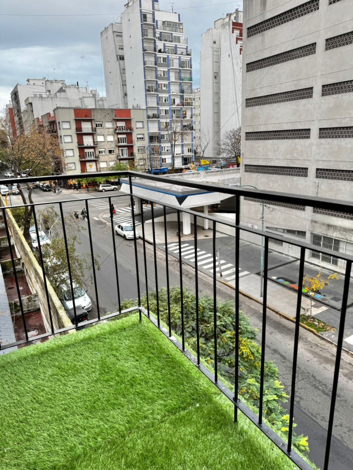 PERMUTA!!! AMOBLADO DEPTO 2 AMB A LA CALLE C BALCON RECICLADO PLAZA MITRE