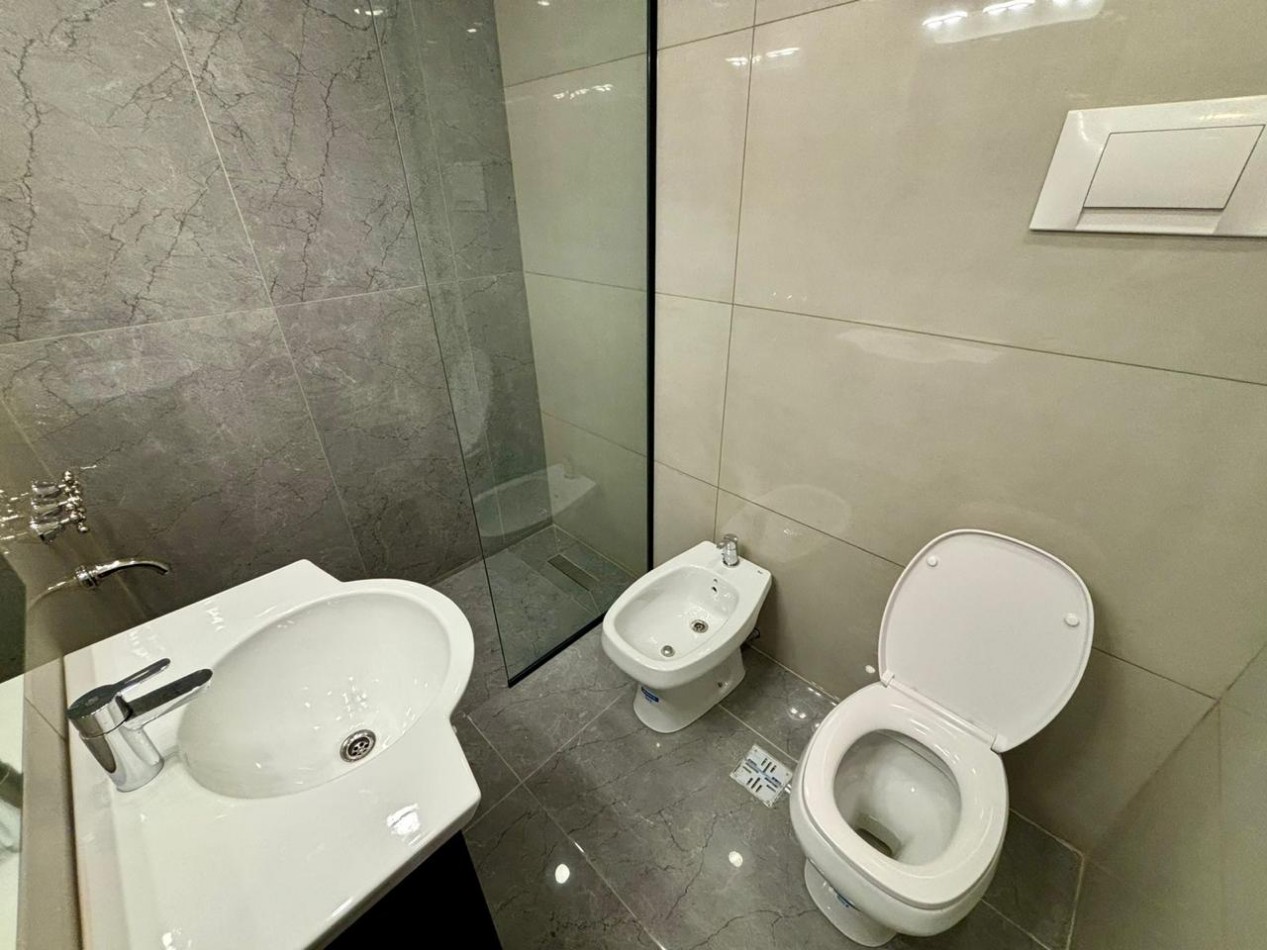 DEPTO 3 AMB AL FTE C DEP BALCON Y TERRAZA RECICLADO Y EQUIPADO CENTRO