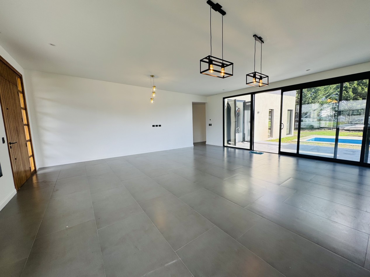 CASA 4 AMB EN VENTA EN RUMENCO JOVEN: PISCINA, JARDIN Y DETALLES DE CALIDAD