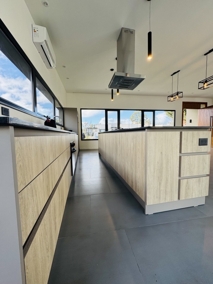 CASA 4 AMB EN VENTA EN RUMENCO JOVEN: PISCINA, JARDIN Y DETALLES DE CALIDAD