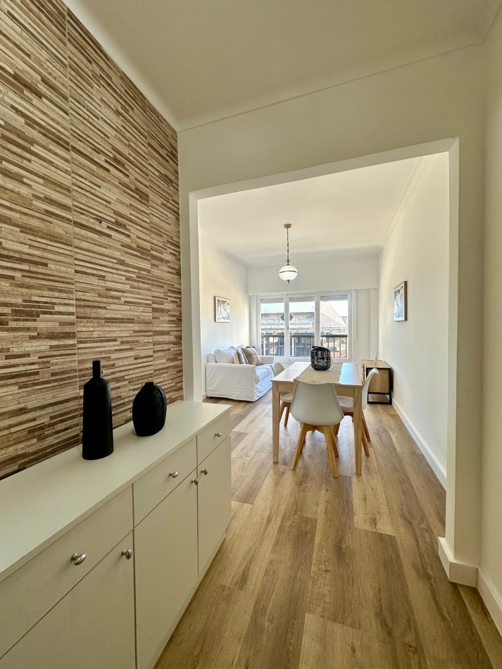 DEPARTAMENTO 3 AMB EN VENTA AMOBLADO, CON BALCON FRANCES Y VISTA PARCIAL AL MAR ¡LISTO PARA MUDARTE!
