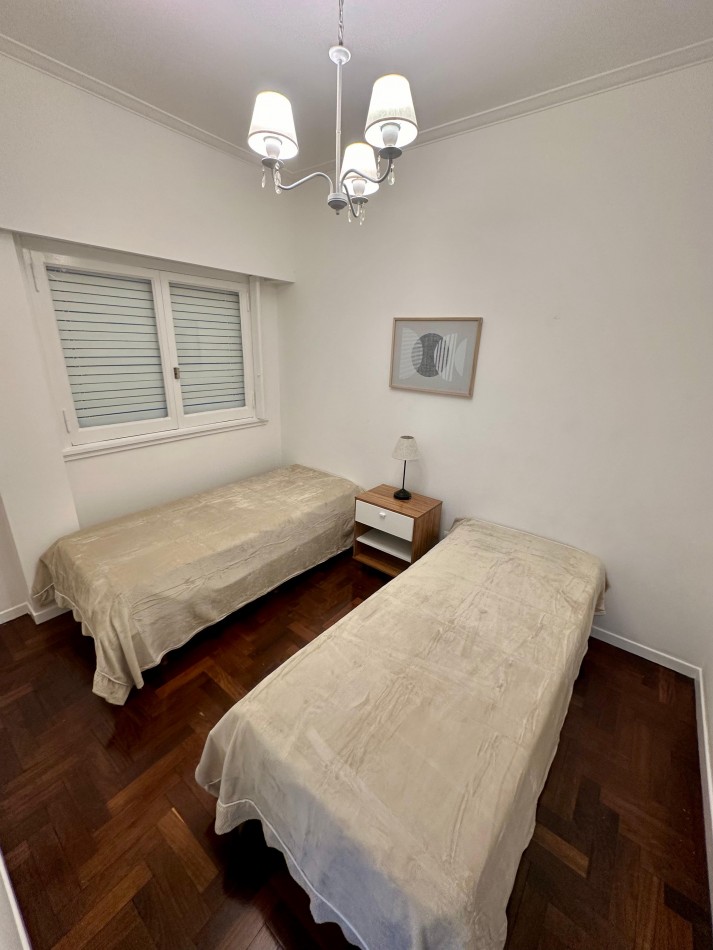 DEPARTAMENTO 3 AMB EN VENTA AMOBLADO, CON BALCON FRANCES Y VISTA PARCIAL AL MAR ¡LISTO PARA MUDARTE!